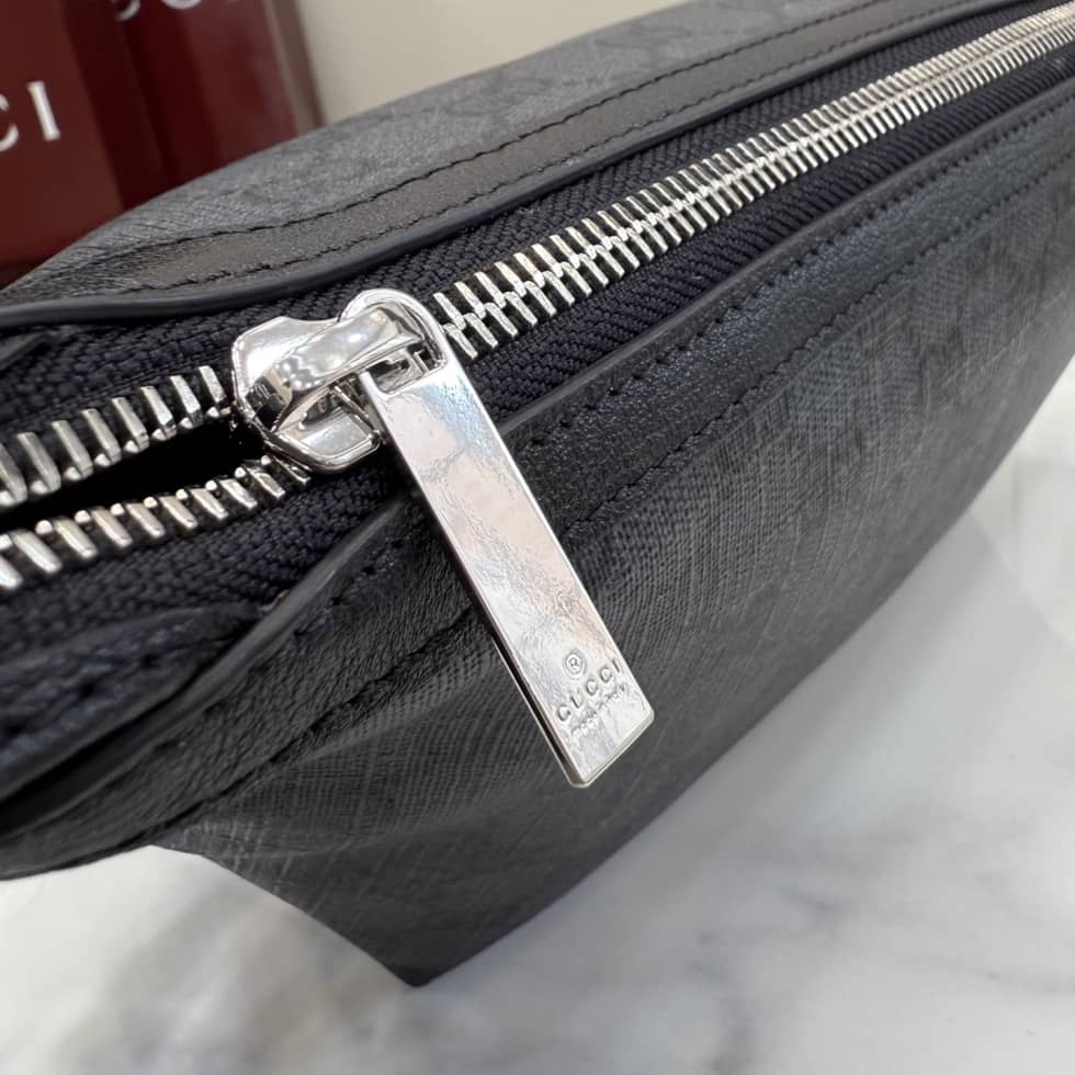 Gucci Essence Small Toiletry Case Black 875159_4_154671 Gucci Essence Small Toiletry Case Black 875159