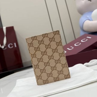 Gucci Essence Classic Passport Case Beige 876432
