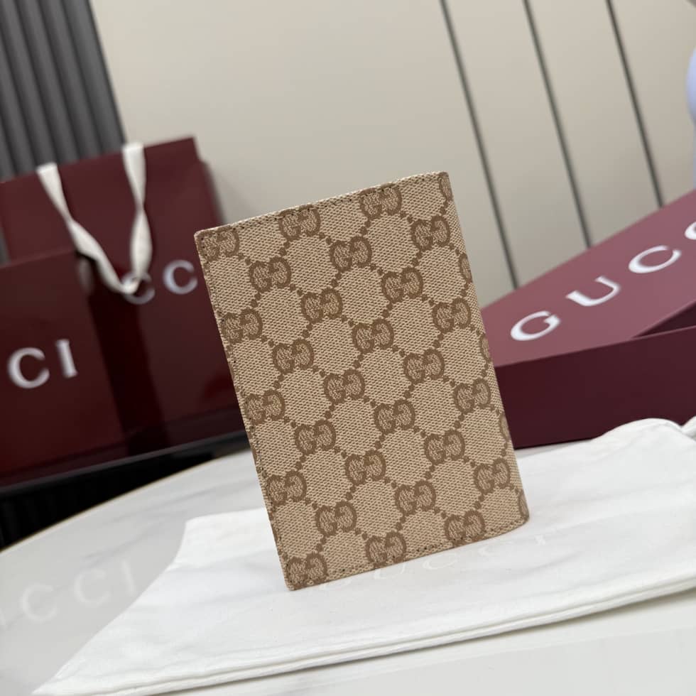 Gucci Essence Classic Passport Case Beige 876432_2_156011 Gucci Essence Classic Passport Case Beige 876432