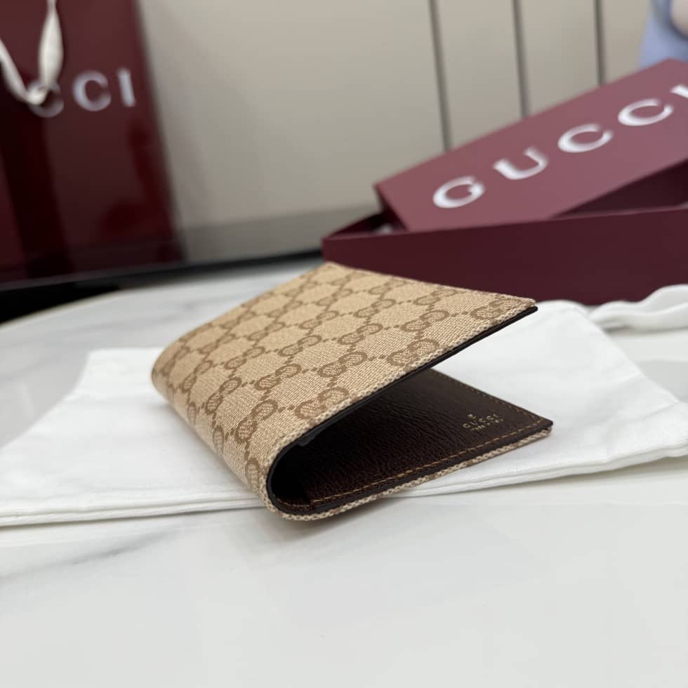 Gucci Essence Classic Passport Case Beige 876432_3_156011 Gucci Essence Classic Passport Case Beige 876432