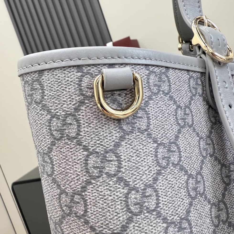 Gucci GG Emblem Large Tote Bag 815213_4_156131 Gucci GG Emblem Large Tote Bag 815213