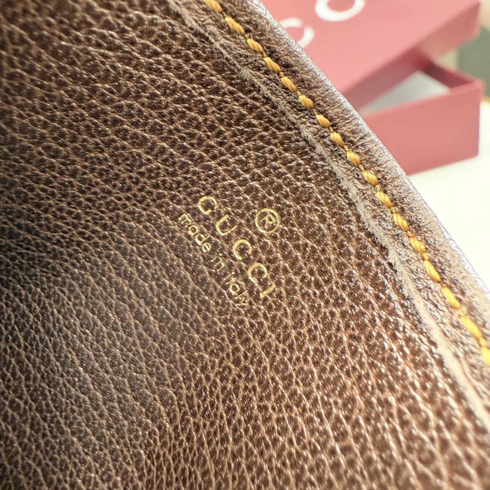 Gucci Logo Plaque Card Case Sand Brown 875795_8_156161 Gucci Logo Plaque Card Case Sand Brown 875795