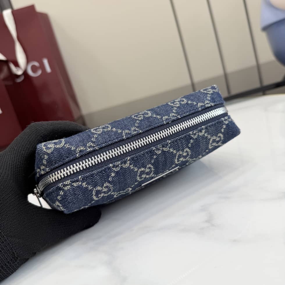 Gucci Medium Denim Cosmetic Case With Gucci Plaque_6_156471 Gucci Medium Denim Cosmetic Case With Gucci Plaque