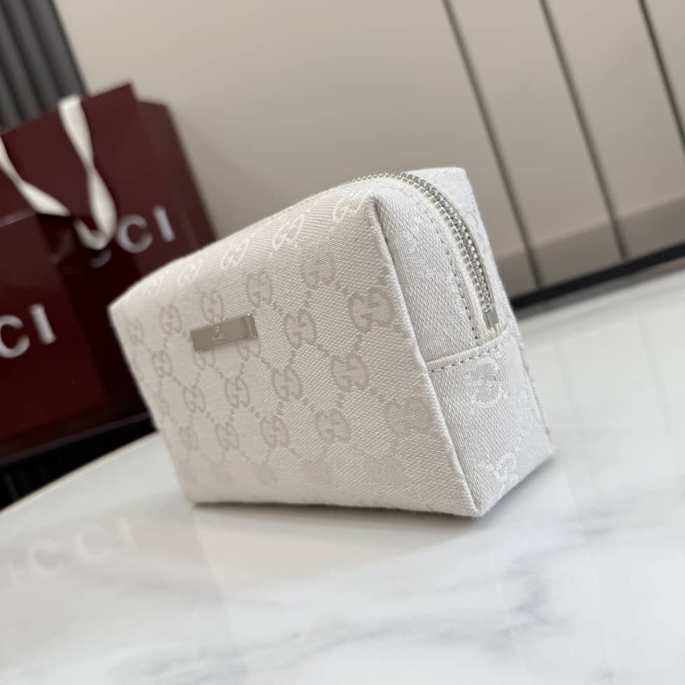 Gucci Canvas Medium Ivory Cosmetic Case 875801_2_156481 Gucci Canvas Medium Ivory Cosmetic Case 875801