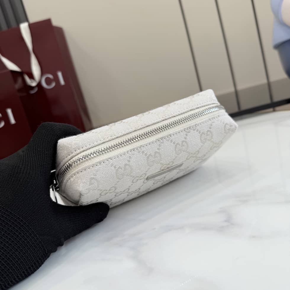 Gucci Canvas Medium Ivory Cosmetic Case 875801_6_156481 Gucci Canvas Medium Ivory Cosmetic Case 875801