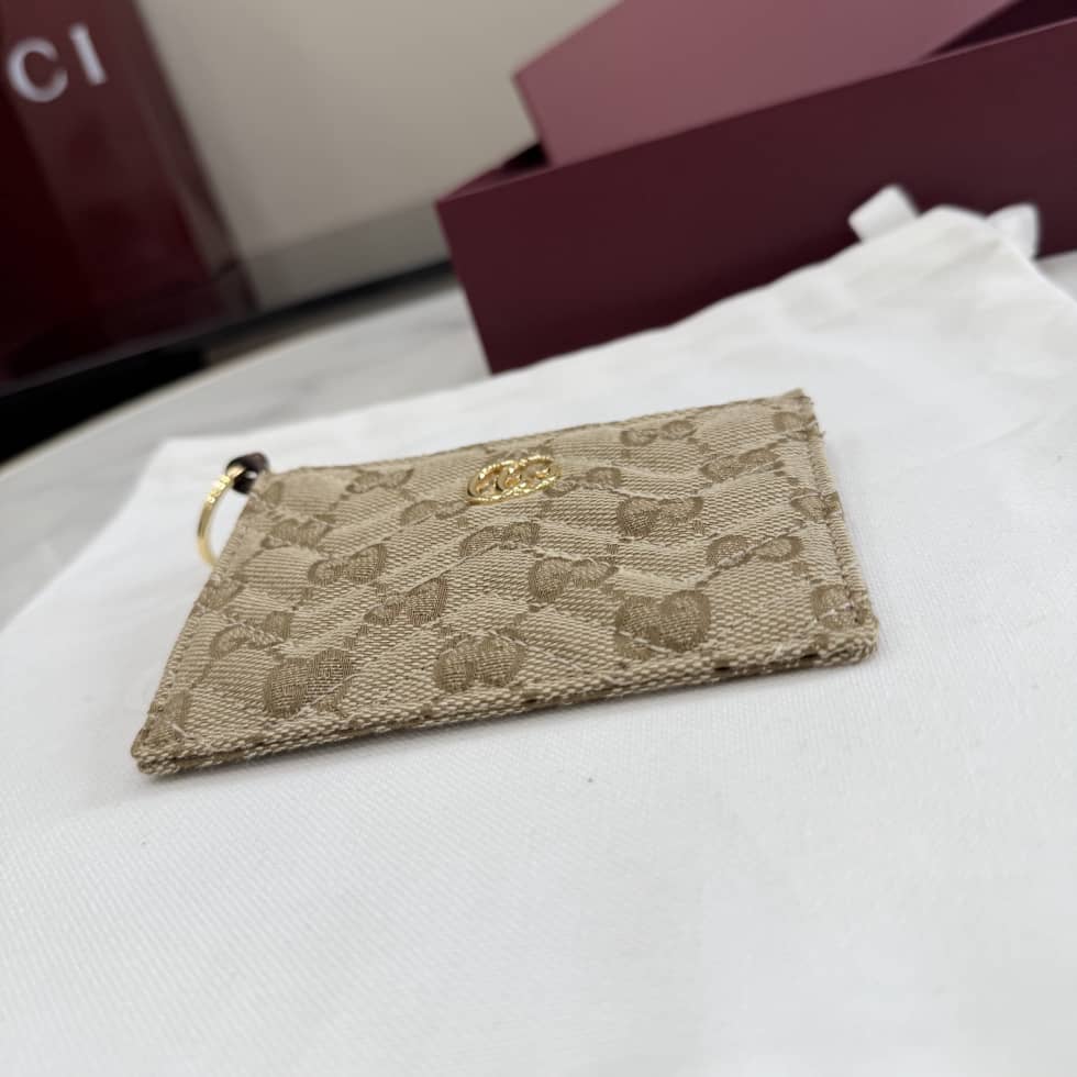 Gucci GG Marmont Zip Key Pouch Beige 837747_3_157371 Gucci GG Marmont Zip Key Pouch Beige 837747