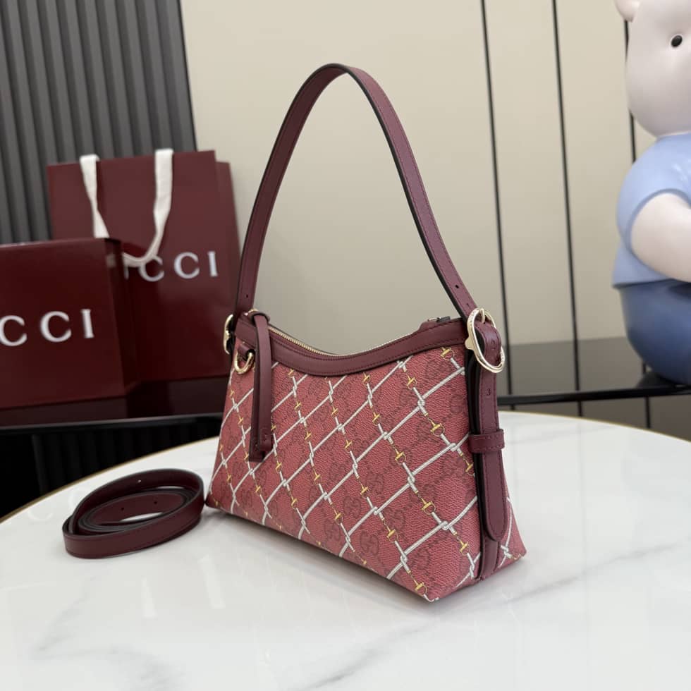 Gucci GG Emblem Canvas Small Red Shoulder Bag_2_157650 Gucci GG Emblem Canvas Small Red Shoulder Bag