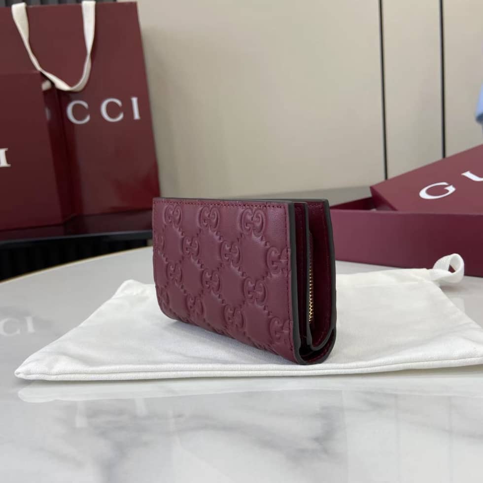 Gucci GG Emblem Leather Red Bifold Wallet 847208_2_158000 Gucci GG Emblem Leather Red Bifold Wallet 847208