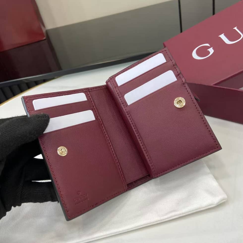 Gucci GG Emblem Leather Red Bifold Wallet 847208_6_158000 Gucci GG Emblem Leather Red Bifold Wallet 847208