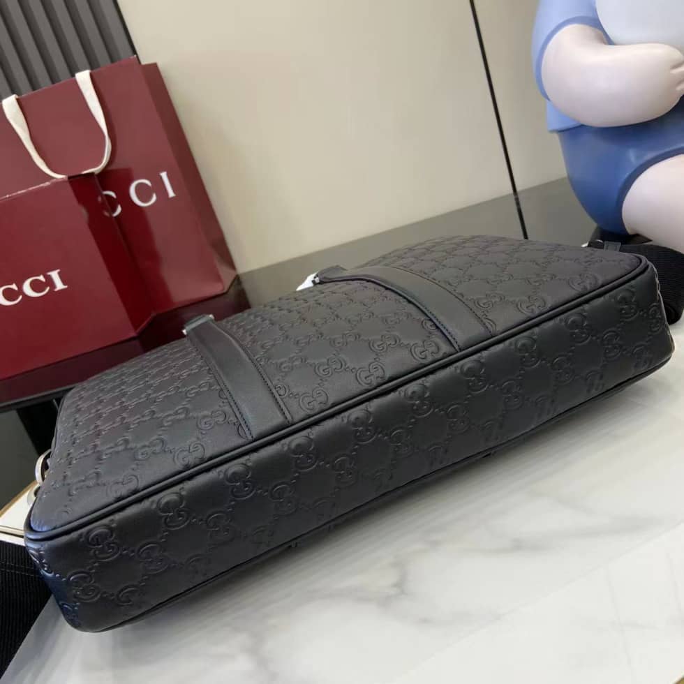 Gucci GG Emblem Large Black Briefcase 850222_3_158989 Gucci GG Emblem Large Black Briefcase 850222
