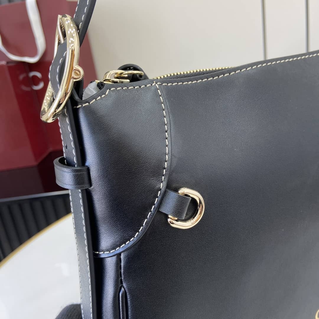 Gucci GG Emblem Medium Black Shoulder Bag 815216_4_159109 Gucci GG Emblem Medium Black Shoulder Bag 815216