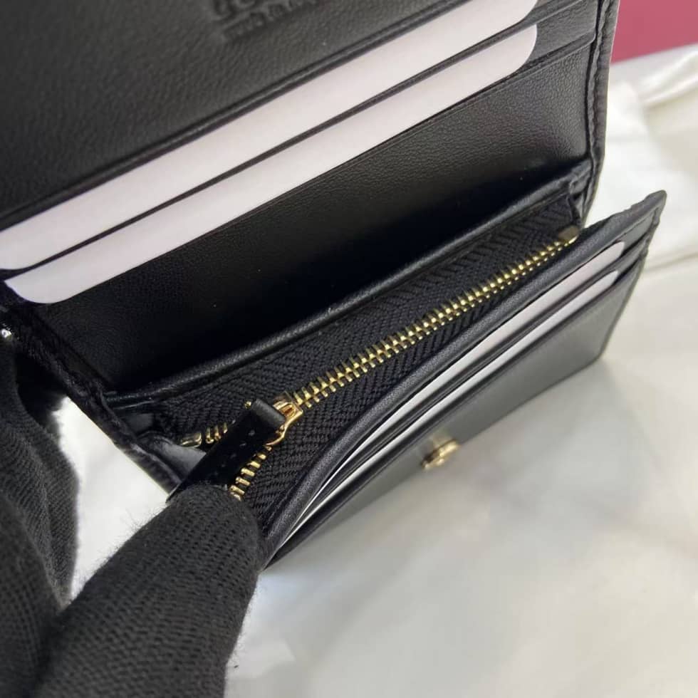 Gucci GG Marmont Black Bi-fold Wallet 466492_7_159438 Gucci GG Marmont Black Bi-fold Wallet 466492