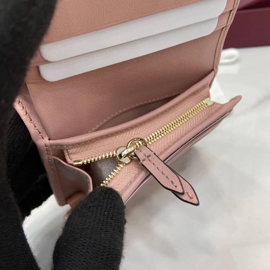 Gucci GG Emblem Small Light Pink Wallet 820692_8_163976 Gucci GG Emblem Small Light Pink Wallet 820692